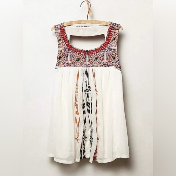 AKEMI +‎ KIN by ANTHROPOLOGIE Siargao Embroidered Tank in Ivory - Picture 1 of 12